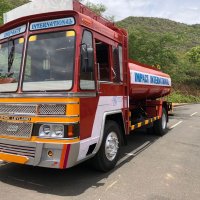 Indien LKW, Murli Menon
