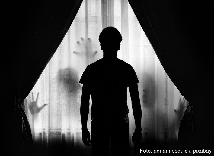 Dunkelheit u Licht 2211 Fotor