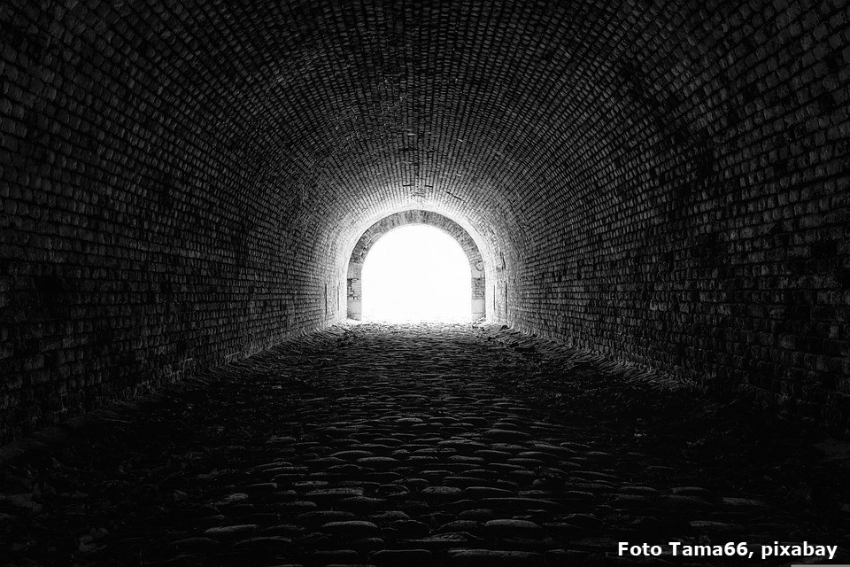 Licht Tunnel 2211 Fotor
