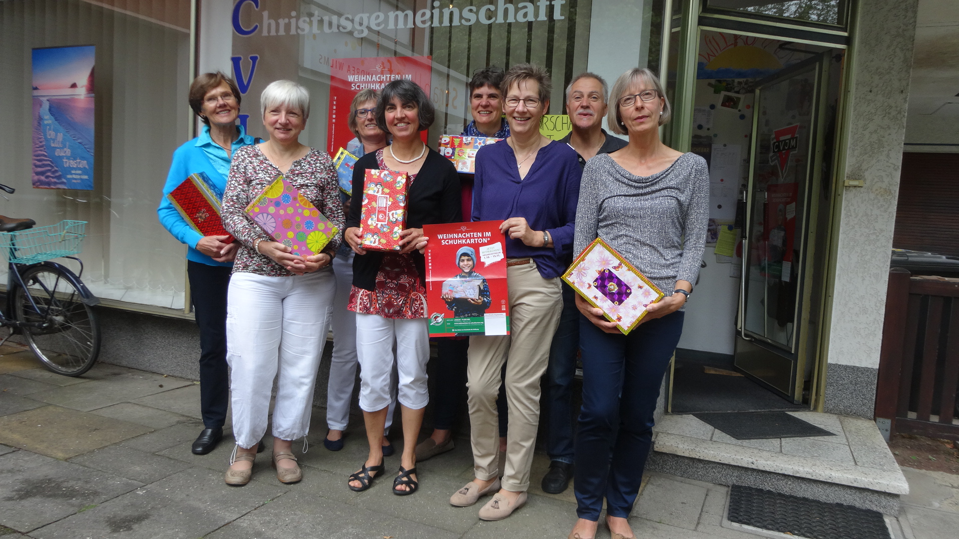 Mitarbeiterteam Weihnachten im Schuhkarton