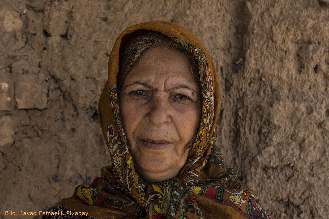 woman 7262808 1280 Fotor